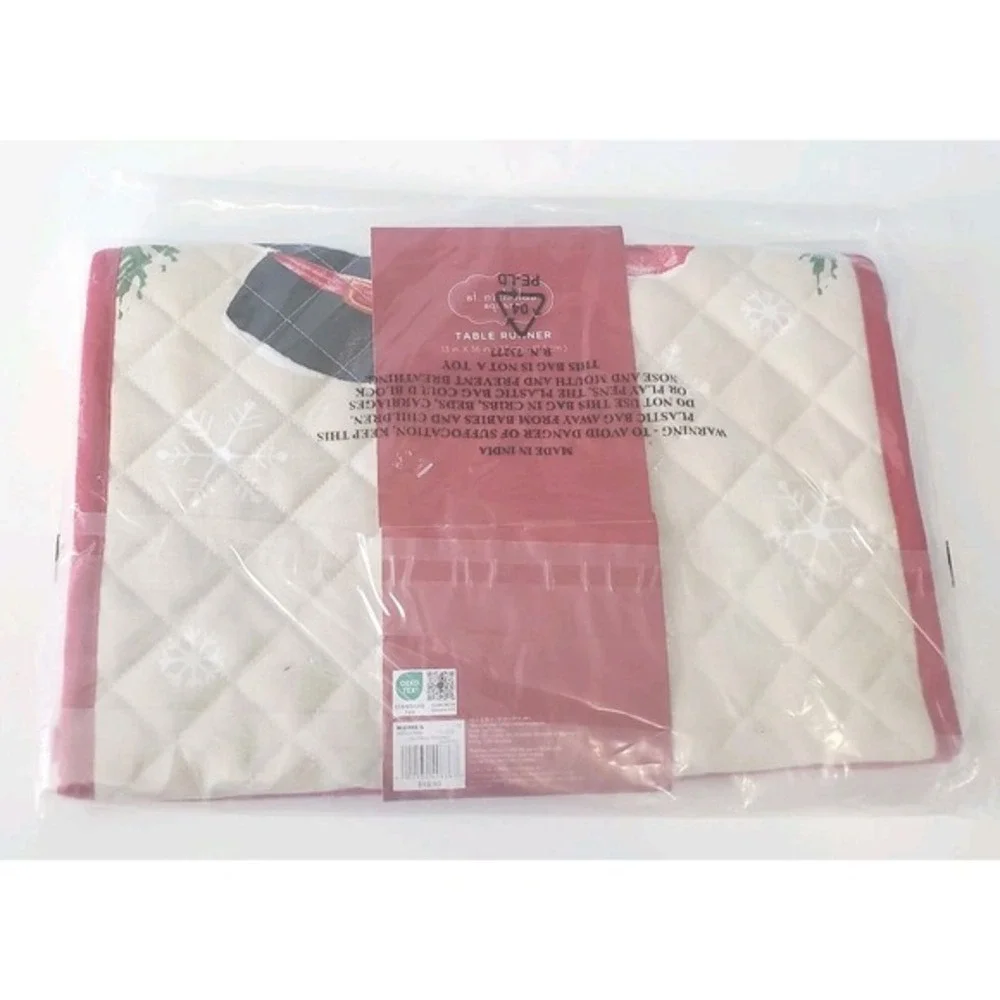 St Nicholas Square Yuletide Reversible Quilted Table Runner‎ 36